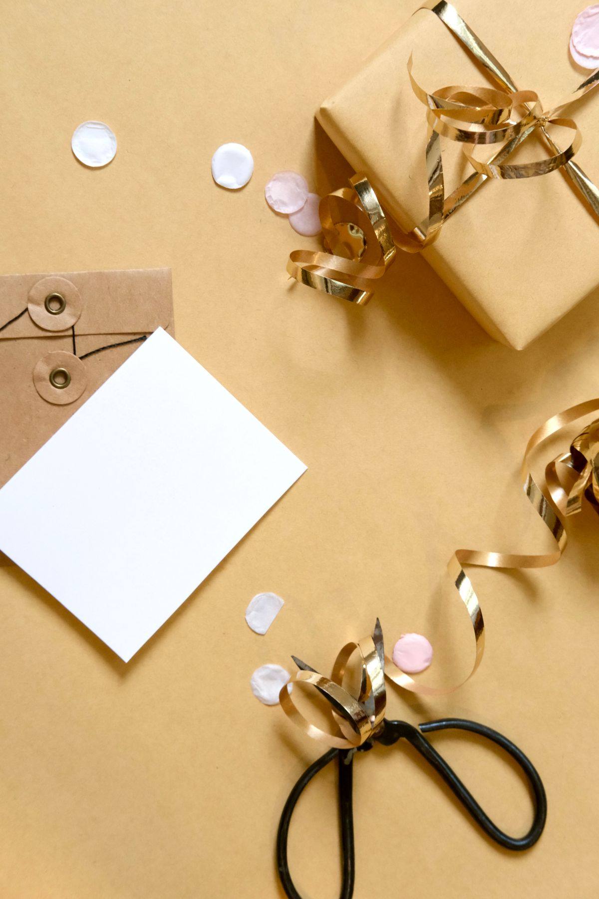 massage-gutschein-hamburg-geschenk Massage-Gutschein aus Hamburg-Winterhude – liebevoll verpacktes Geschenk